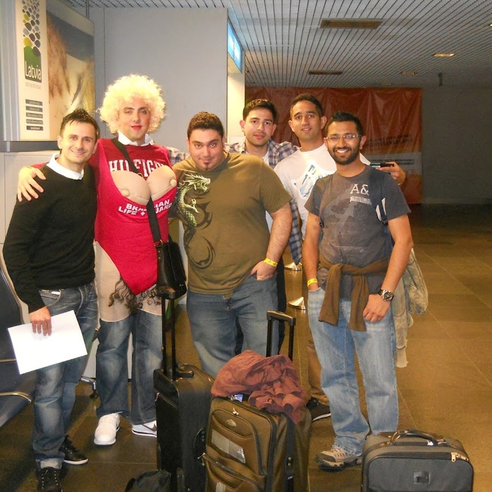 Minibus Airport Transfer RETURN - Meet & Greet in Riga for Stag Party